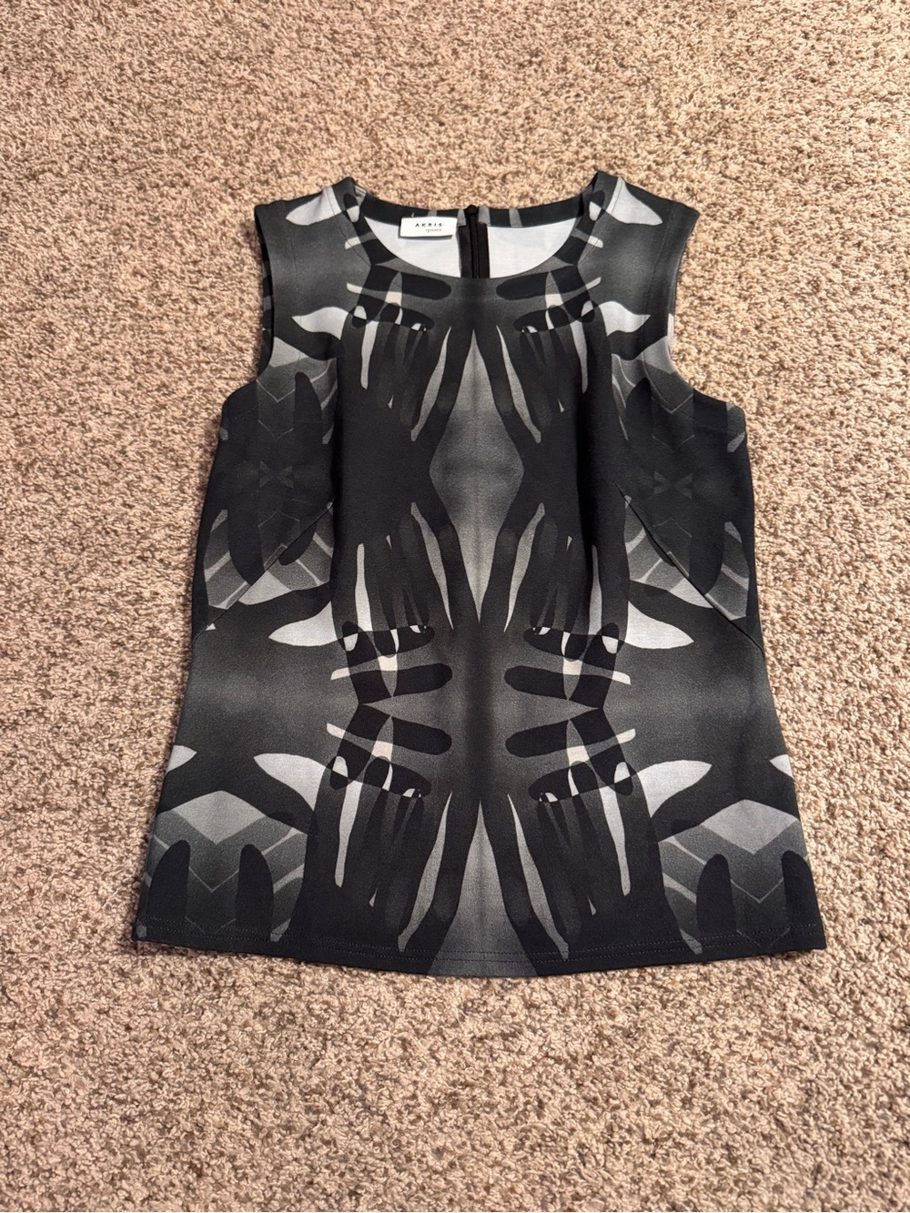Akris Punto Black & Gray Abstract Symmetrical Print Sleeveless Top - 6